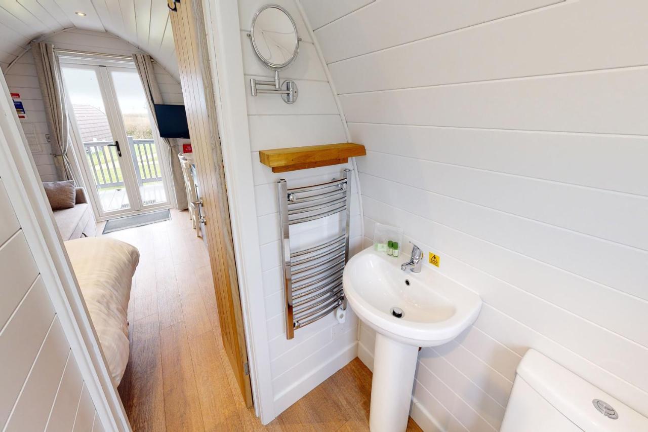 Pentire Coastal Holiday Park Бюд Екстериор снимка