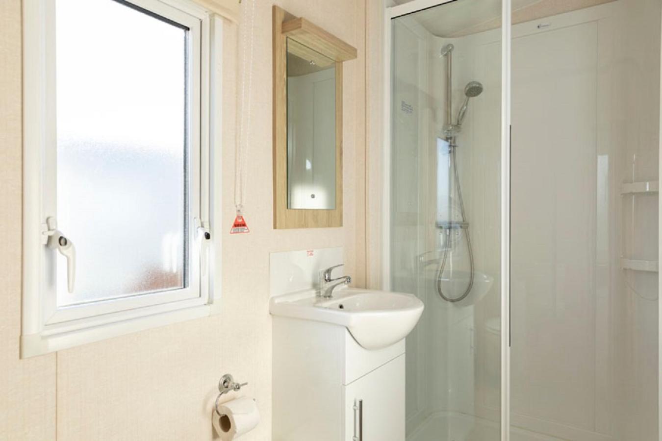 Pentire Coastal Holiday Park Бюд Стая снимка